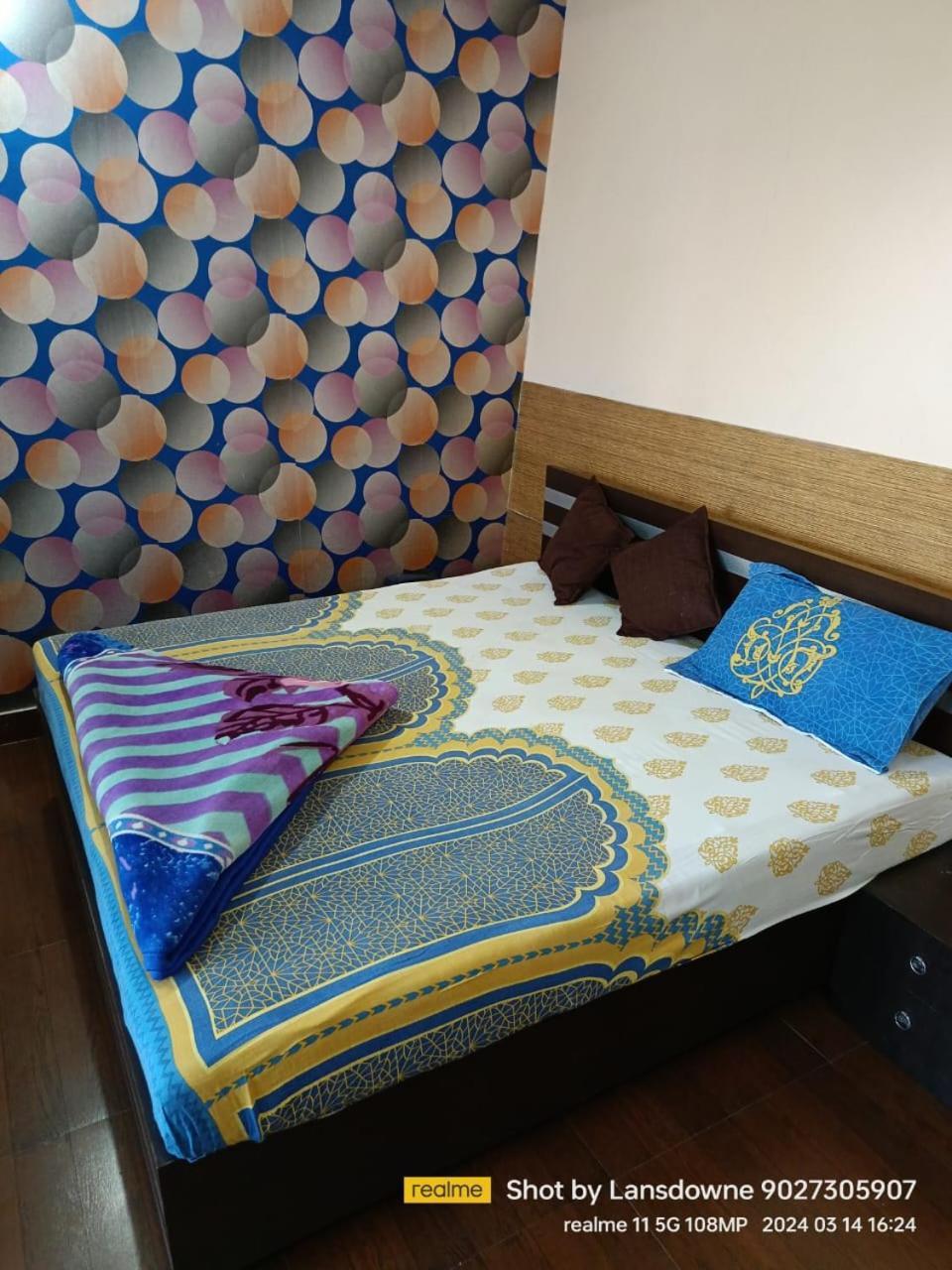 לנסדאון Joshi Holiday Home Stay מראה חיצוני תמונה
