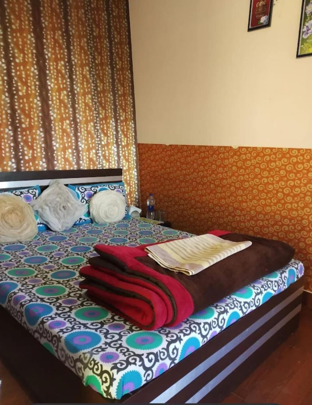 לנסדאון Joshi Holiday Home Stay מראה חיצוני תמונה