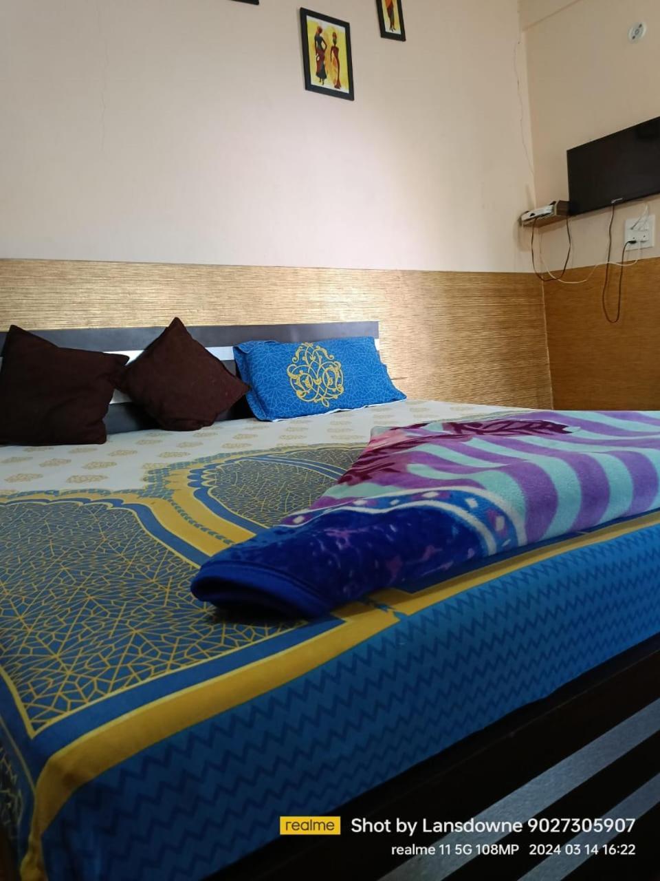 לנסדאון Joshi Holiday Home Stay מראה חיצוני תמונה