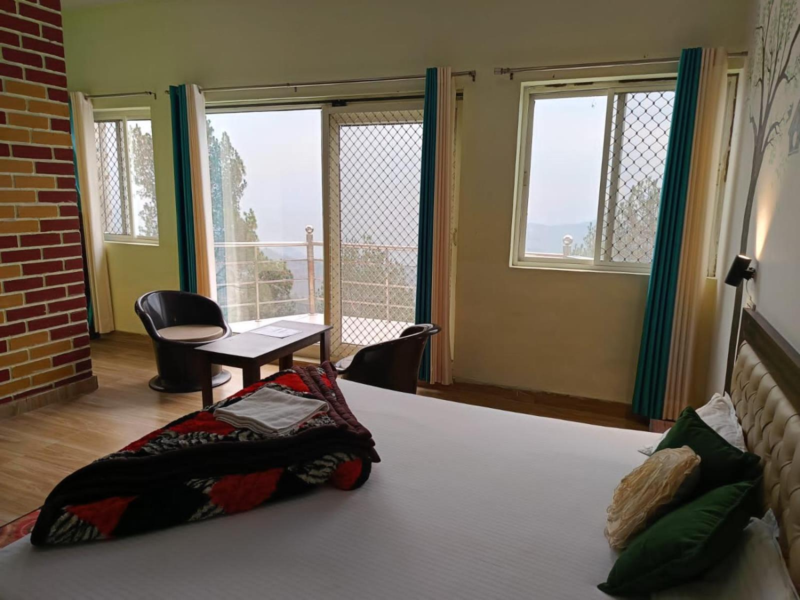 לנסדאון Joshi Holiday Home Stay מראה חיצוני תמונה