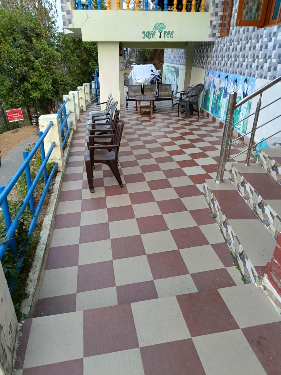 לנסדאון Joshi Holiday Home Stay מראה חיצוני תמונה