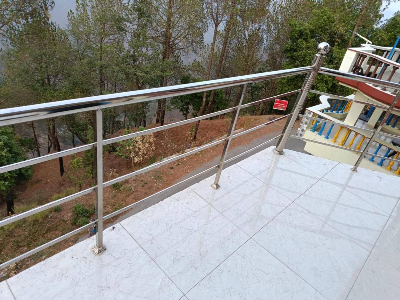 לנסדאון Joshi Holiday Home Stay מראה חיצוני תמונה
