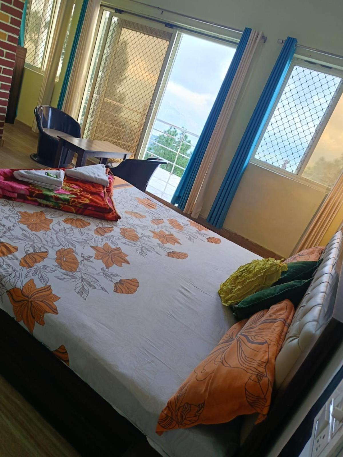 לנסדאון Joshi Holiday Home Stay מראה חיצוני תמונה