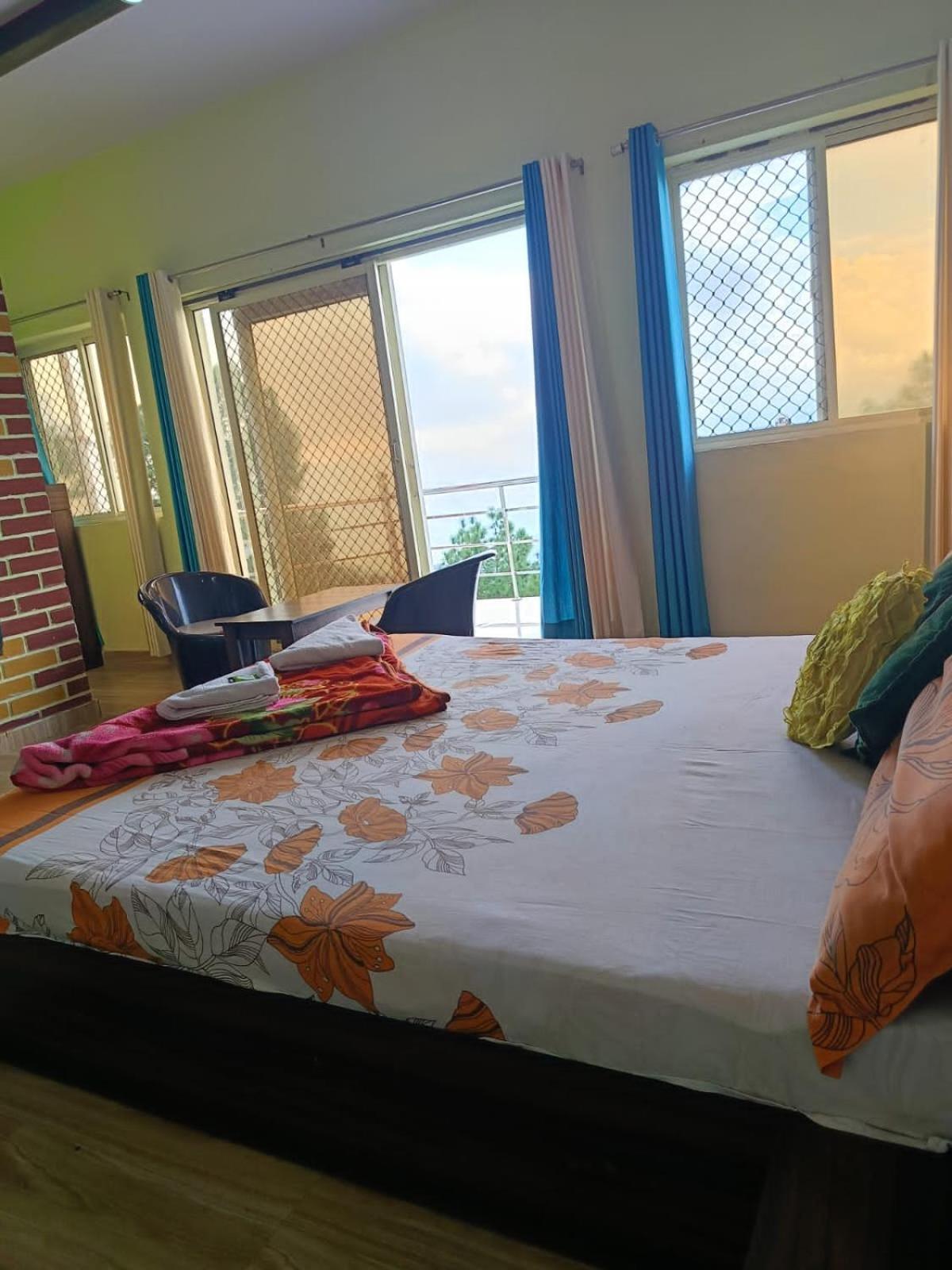 לנסדאון Joshi Holiday Home Stay מראה חיצוני תמונה